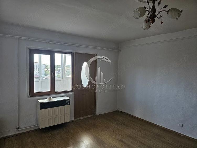 Apartament cu 3 camere semidecomandat în Dorobanți 1