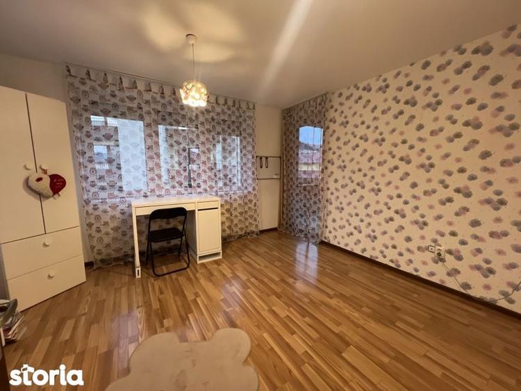 Apartament cu 3 camere semidecomandat în Florești — fotografia 1