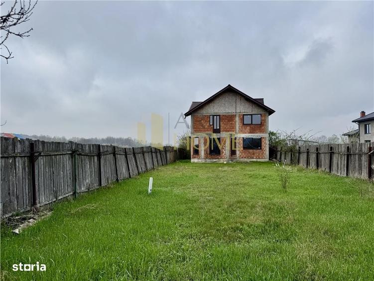 Casă cu 4 camere cu Teren 1200 Mp în Ghighiu