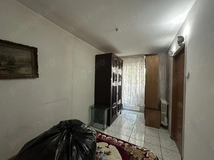 Apartament cu 3 camere în Malu Roșu