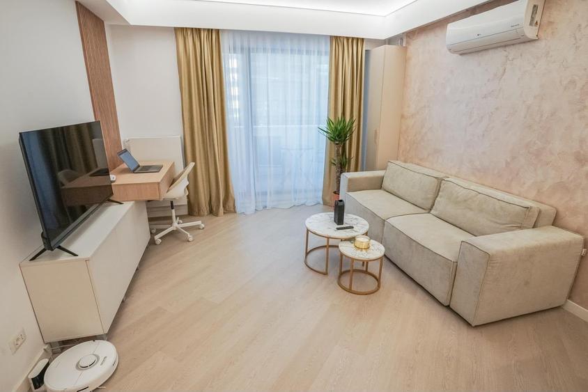 Apartament cu 2 camere semidecomandat, mobilat în Pipera