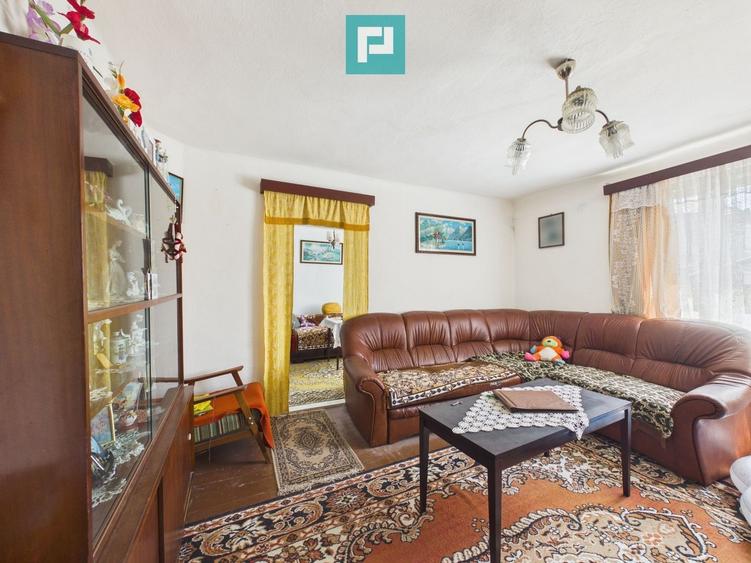 Casă individuală cu 6 camere cu Canalizare în Bujac