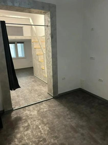 Spațiu comercial, de 25 mp, în P-ța Maria