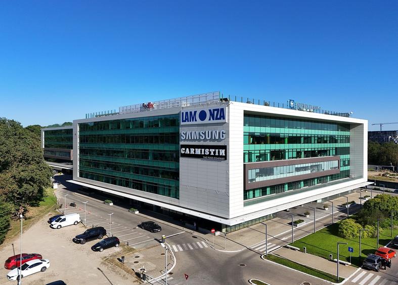 Birou, de 38,000 mp, în DN 1
