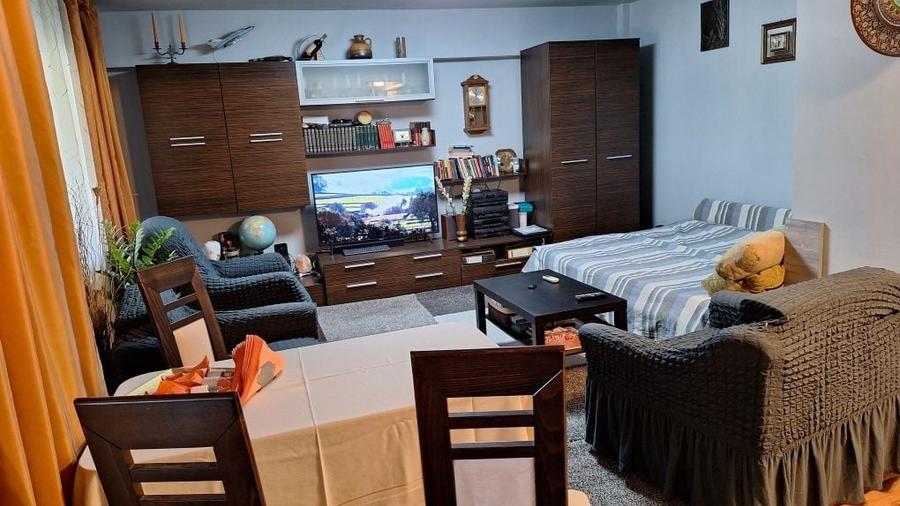Apartament cu 4 camere decomandat în Ultracentral