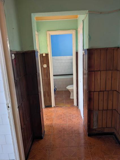 Persoana fizica vand apartament 2 camere D, 36mp, etaj 5/10, Alexandru cel Bun, la bulevard, liber si de renovat. Pret 80 000, se accepta credit. - 8