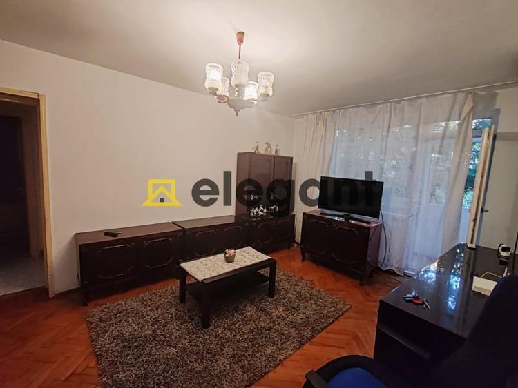 Apartament cu 3 camere semidecomandat, mobilat în Brazda lui Novac