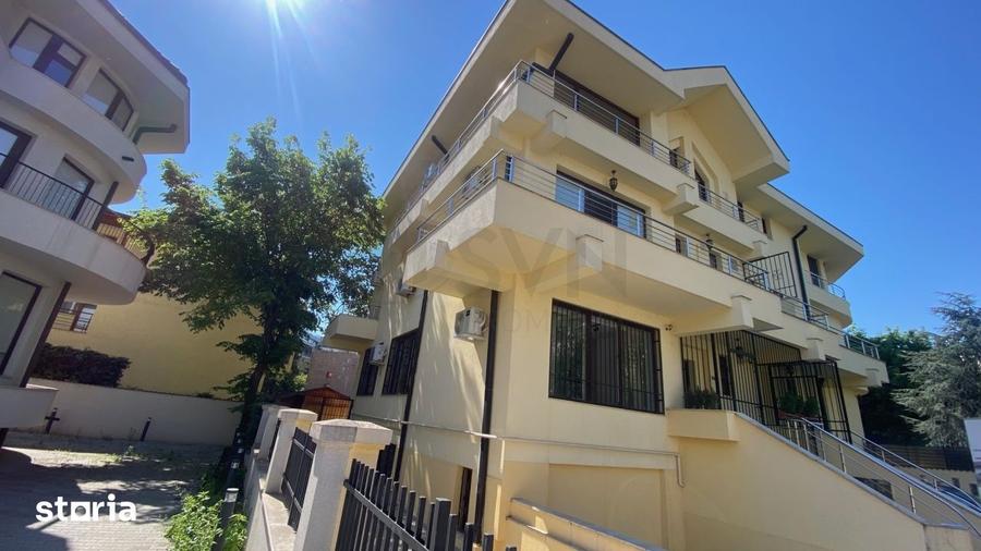 Casă cu 10 camere cu Teren 250 Mp în Herăstrău