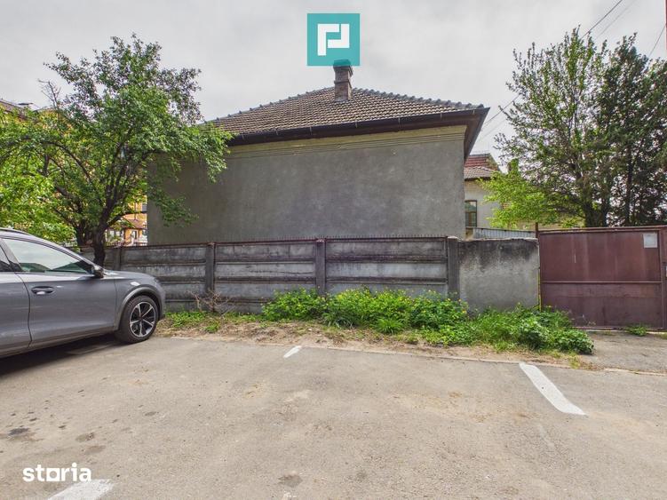 Casă cu 4 camere cu Canalizare în Romanilor