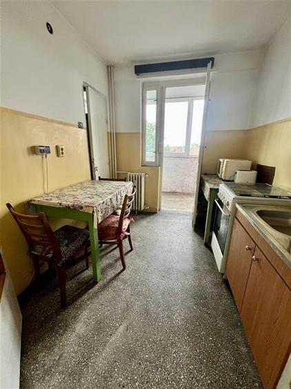 Apartament cu 3 camere semidecomandat în Rogerius