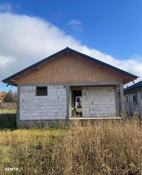 Casă cu 3 camere în Moimești