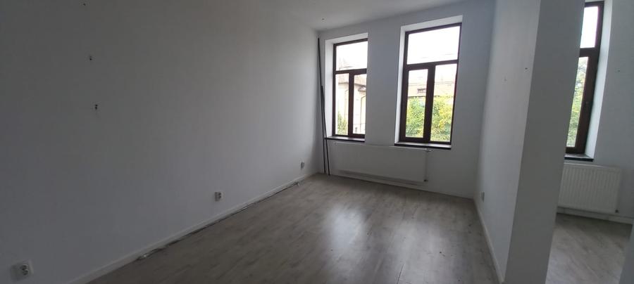 Casă individuală cu 12 camere cu Teren 321 Mp în P-ța Unirii