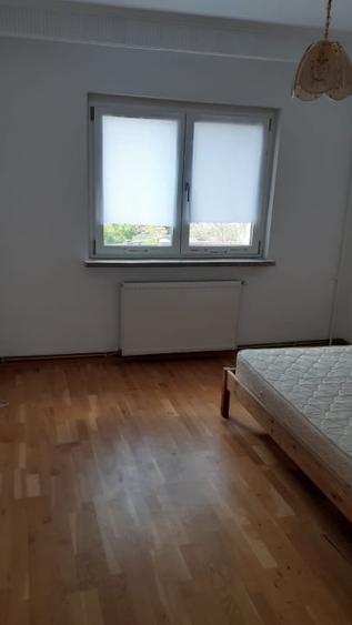 Apartament cu 3 camere decomandat în Prundu