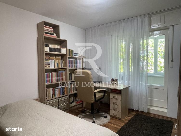 Apartament cu 3 camere decomandat în Dacia