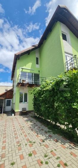 Casă individuală cu 5 camere cu Canalizare în Gheorgheni