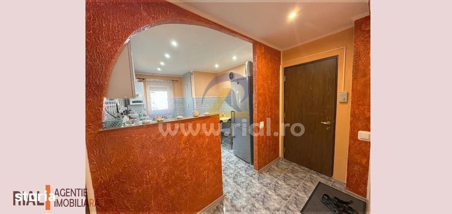 Apartament cu 3 camere decomandat în Vitrometan