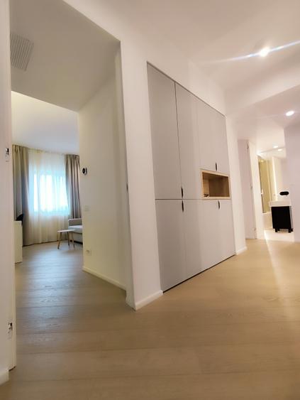 Apartament cu 3 camere decomandat în Cotroceni