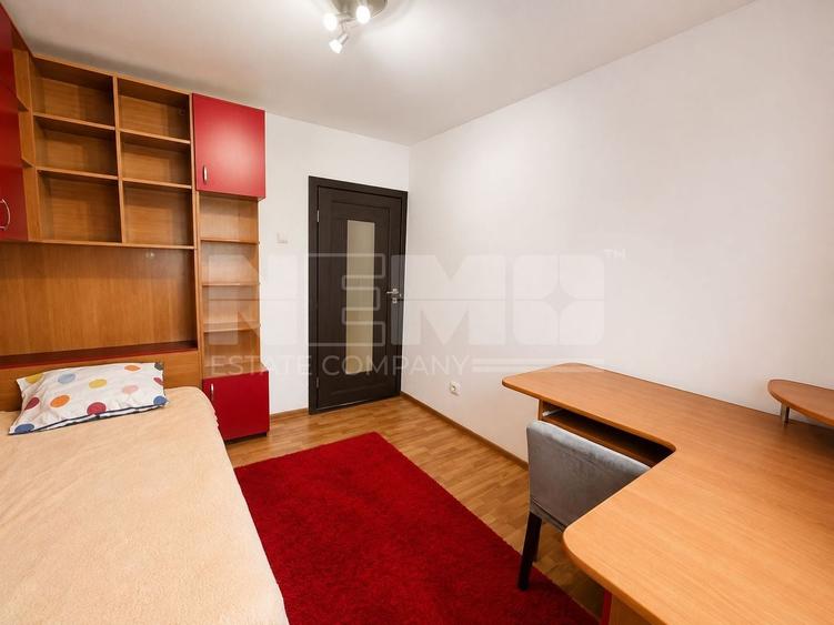 Apartament cu 3 camere semidecomandat, mobilat în Sud-Est