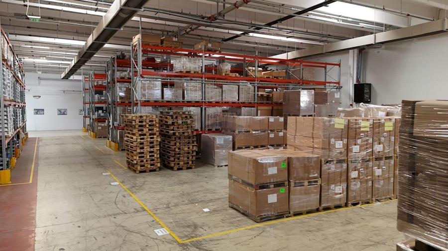 Spațiu industrial, de 2,077 mp, în Vest