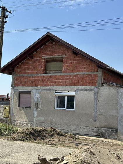 Casă cu 2 camere cu Teren 630 Mp în Vladimirescu