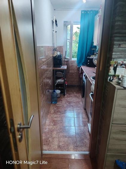 Apartament cu 3 camere semidecomandat în Șagului