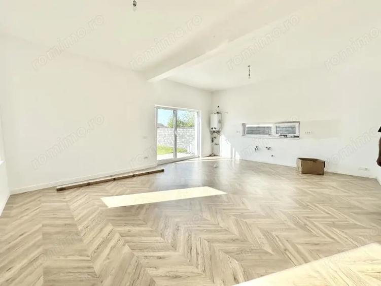 Casă cu 4 camere cu Teren 351 Mp în Urseni