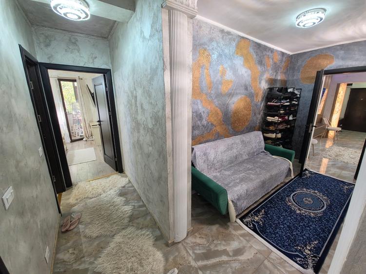 Apartament cu 4 camere semidecomandat în Tomis Nord