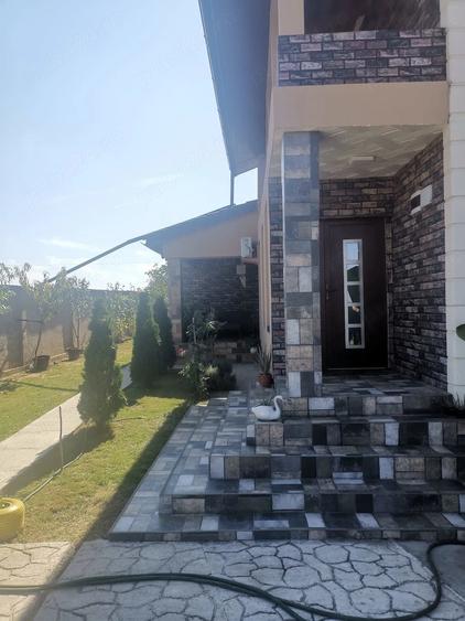 Casă cu 6 camere cu Teren 629 Mp în Central