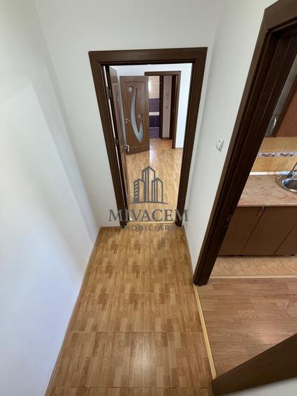 Apartament cu 2 camere semidecomandat în Craiovița Nouă