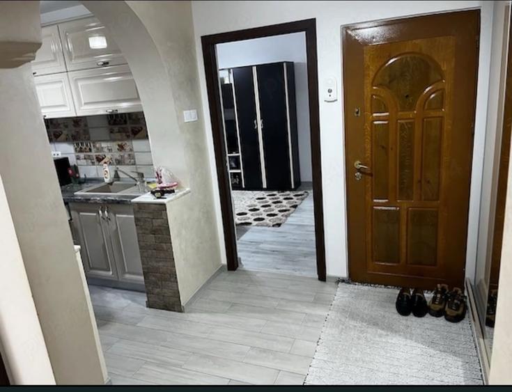 Apartament cu 2 camere decomandat în Trivale