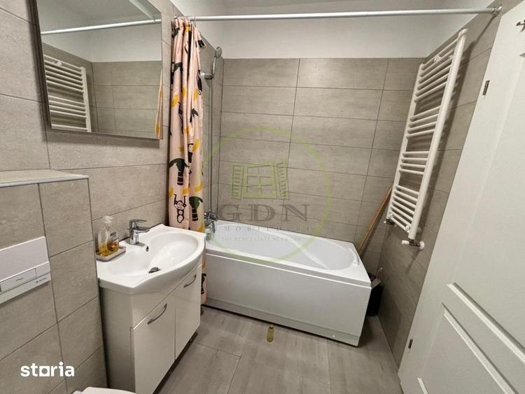 Apartament cu 2 camere semidecomandat, mobilat în 1 Mai