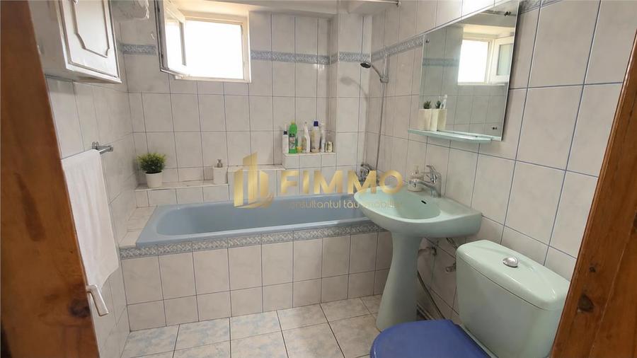 Apartament cu 3 camere decomandat în Obcini