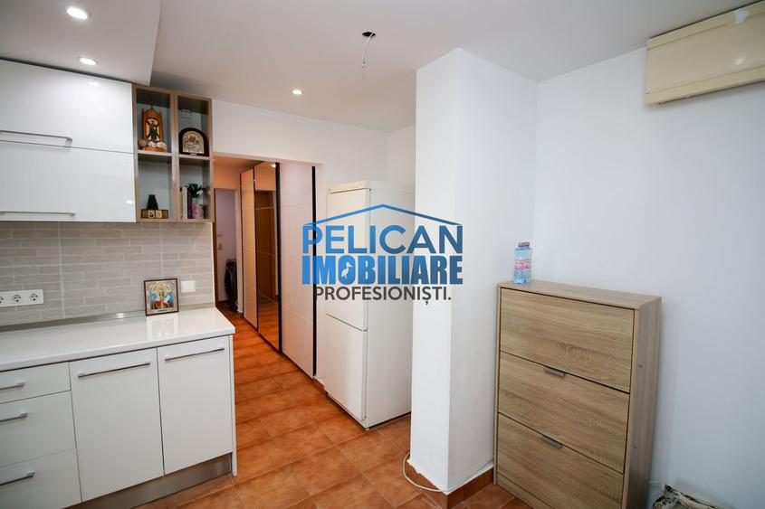 Apartament cu 3 camere decomandat, mobilat în E3