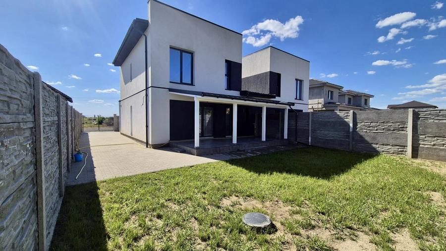 Duplex cu 4 camere cu Canalizare în Giroc