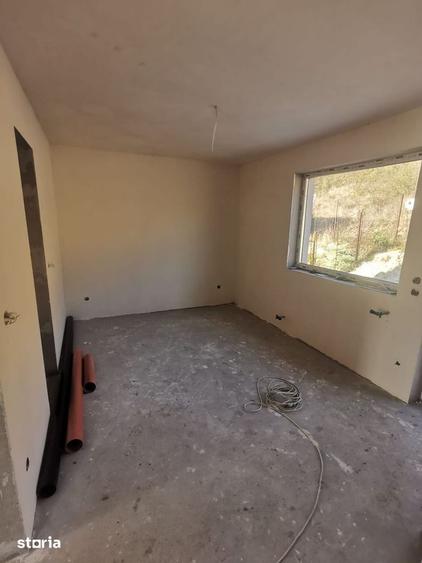 Casă cu 4 camere cu Teren 300 Mp în Chinteni