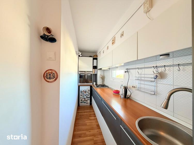 Apartament cu 4 camere în Podu Roș