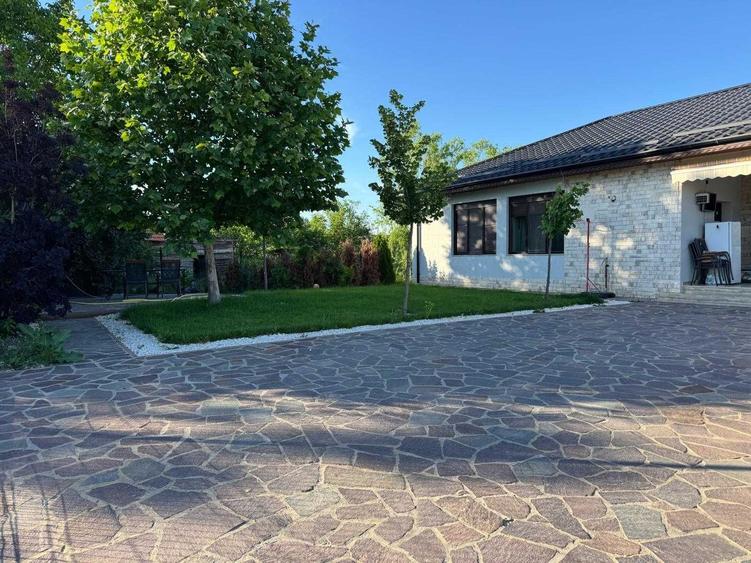 Casă cu 4 camere cu Teren 420 Mp în Poroschia