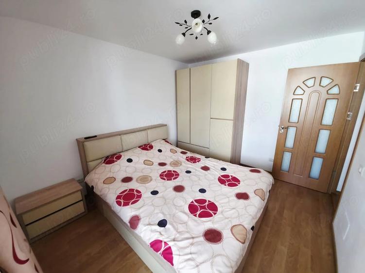 Apartament cu 3 camere decomandat în Mărăței