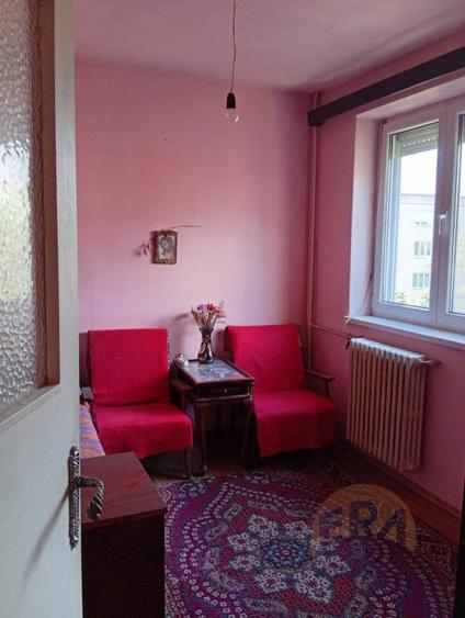 Apartament cu 3 camere decomandat în Rogerius