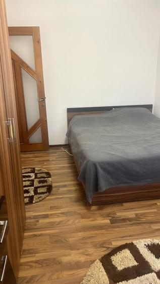 Casă individuală cu 6 camere cu Canalizare în Cârcea