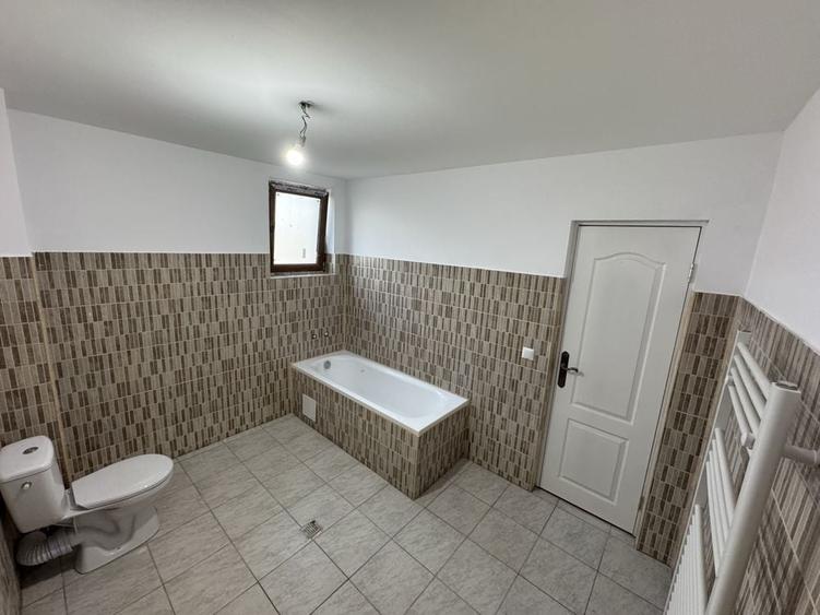 Casa de vanzare cu 4 dormitoare in Mihailesti - 1