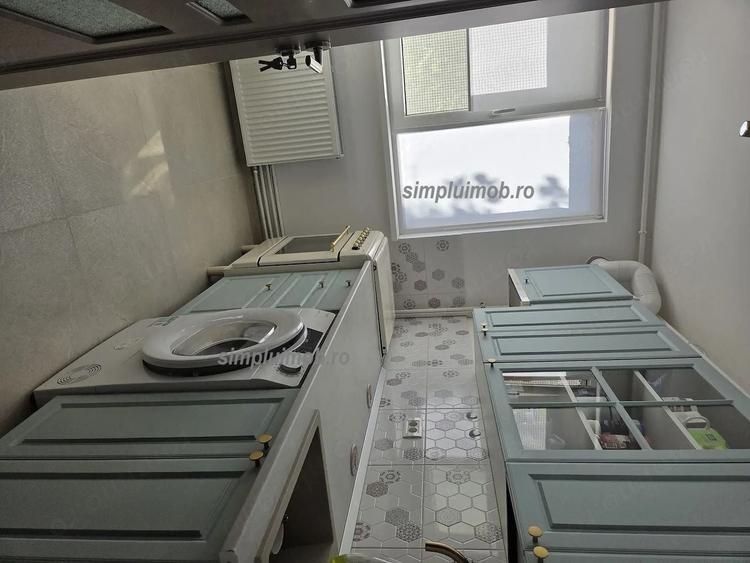 Apartament cu 3 camere semidecomandat, mobilat în Titan