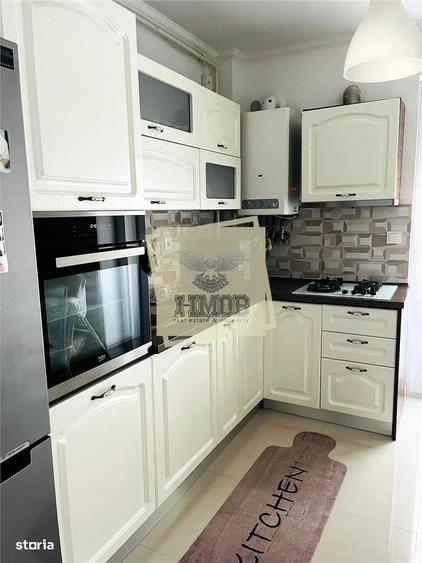 Apartament cu 3 camere decomandat în Turnișor