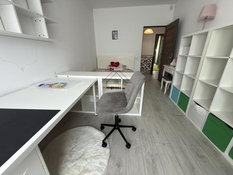 Duplex cu 4 camere cu Canalizare în Florești
