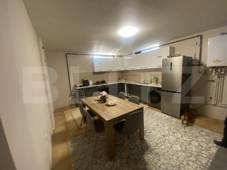 Casă individuală cu 8 camere cu Canalizare în Bucov
