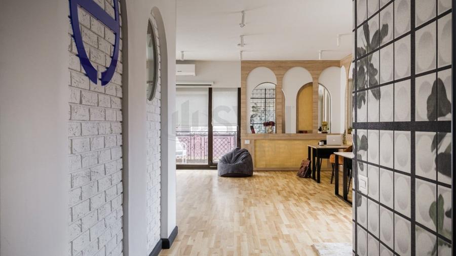 Apartament cu 4 camere decomandat, mobilat în Primăverii