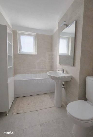 Apartament cu 3 camere semidecomandat în Central