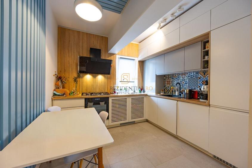 Apartament cu 4 camere decomandat, mobilat în Metalurgiei