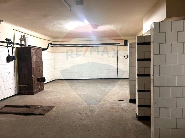 Spațiu comercial, de 438 mp, în Centrul Istoric