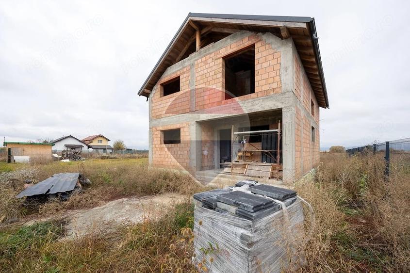 Casă cu 4 camere cu Teren 600 Mp în Colonia Bod